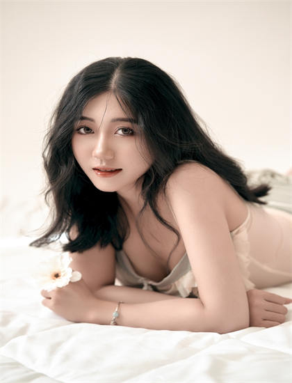 男女舌吻视频-给他们轮着尝尝你的味道听视频