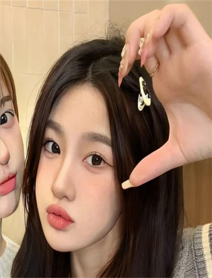 女生光溜溜身子视频-青春偶像剧电影